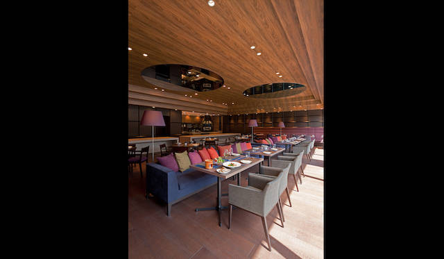 <strong>TRAVEL｜ ぬる湯につかり時を忘れる、山峡の湯治リゾート「ONCRI／おんくり」</strong>　