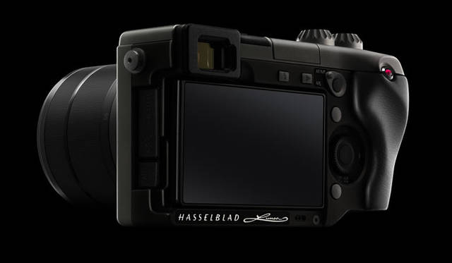<strong>HASSELBLAD｜ハッセルブラッド</strong>　デジタル一眼ミラーレスカメラ「Lunar（ルナ）」　Black Leather（ブラックレザー）