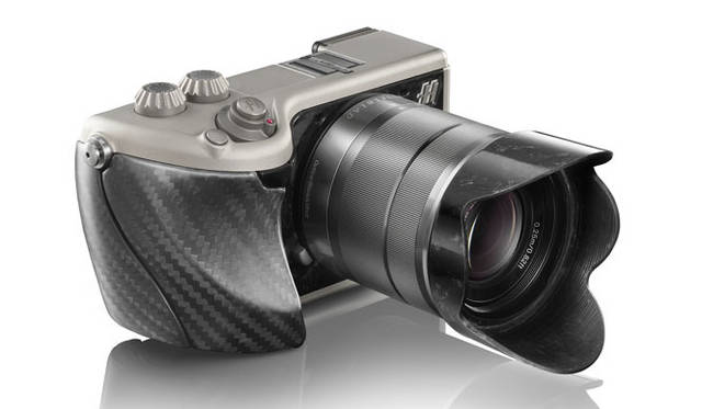 <strong>HASSELBLAD｜ハッセルブラッド</strong>　デジタル一眼ミラーレスカメラ「Lunar（ルナ）」　Carbon（カーボン）