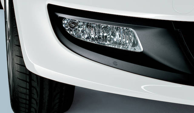 フロントフォグランプを標準装備