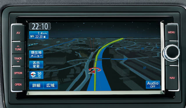 ナビゲーションシステム「712SDCW」を標準装備する