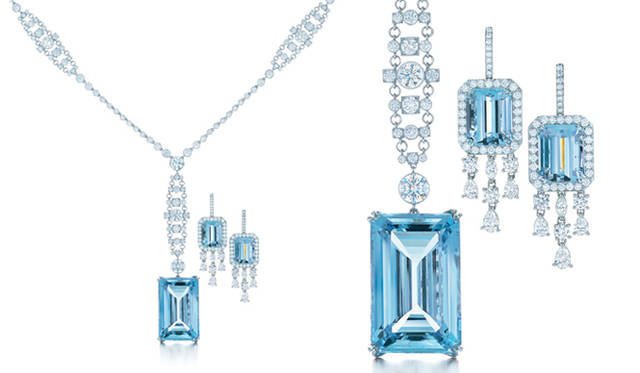 <strong>Tiffany & Co.｜「グレート ギャツビー」コレクション</strong>　グレート ギャツビー コレクション。エメラルド・カットのアクアマリンのネックレスとピアス。イヤリングから滝の流れのようにこぼれるダイヤモンドの光も美しい　ネックレス：2320万5000円、ピアス：456万7500円　Photo: Carlton Davis