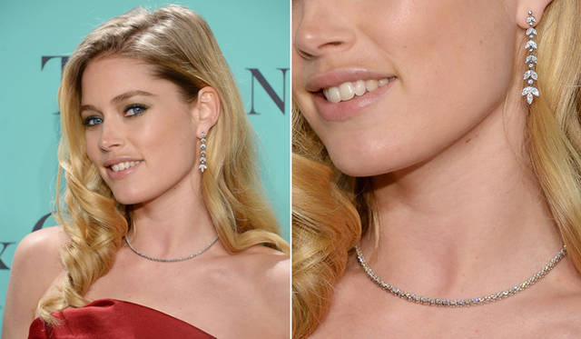 <strong>Tiffany & Co.｜「グレート ギャツビー」コレクション</strong>　ブルー ブック ボールに出席したスーパーモデルのドウツェン・クロース　Photo: Getty Images for Tiffany & Co.