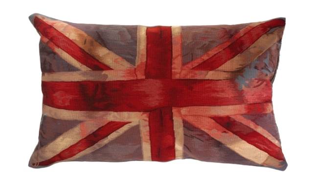 <strong>Vivienne Westwood｜ヴィヴィアン・ウエストウッド青山店が10周年記念イベント開催</strong>　ラグ カンパニー社製 ハンドメイドクッション（受注販売）