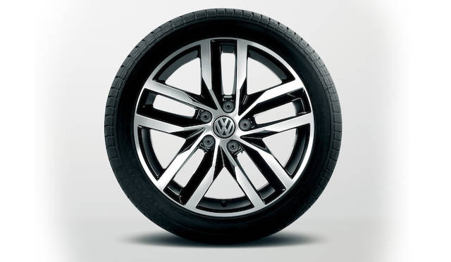 オプションの17インチアルミホイール