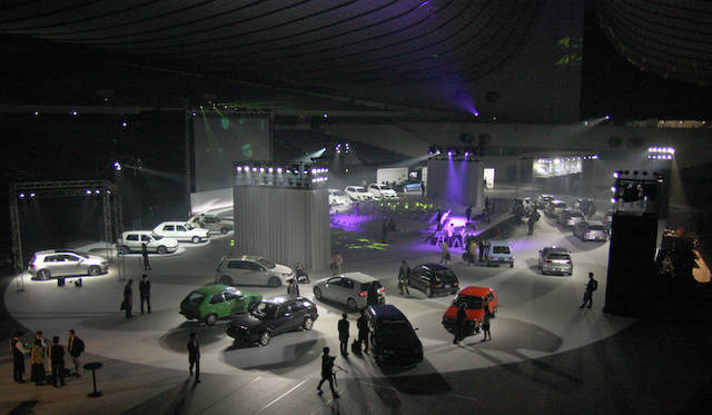 新型ゴルフの発表会は代々木体育会でおこなわれた