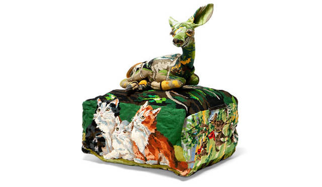 <strong>TOYO KITCHEN｜トーヨーキッチン</strong>　FREDERIQUE MORREL（フレデリック・モレル）　「Bambi Recline Cushion（バンビ・リクライン・クッション）」83万2650円