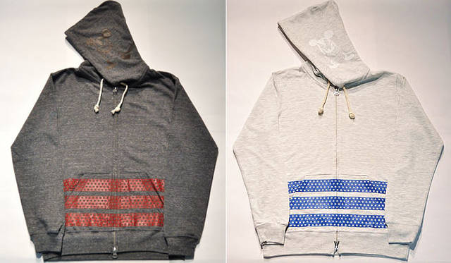 <strong>BURNER｜バーナー</strong>　 DISNEYコラボレーション　Zipパーカー（チャコール、オートミール）各1万3650円　© Disney