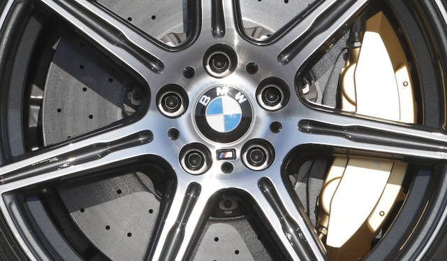 コンペティションパッケージにおごられる、20インチMライトアロイホイール