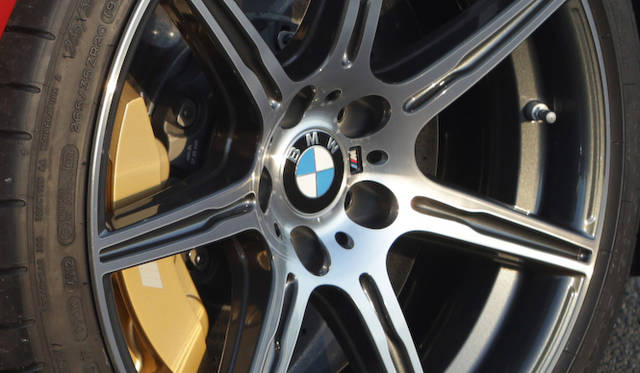 コンペティションパッケージにおごられる、20インチMライトアロイホイール