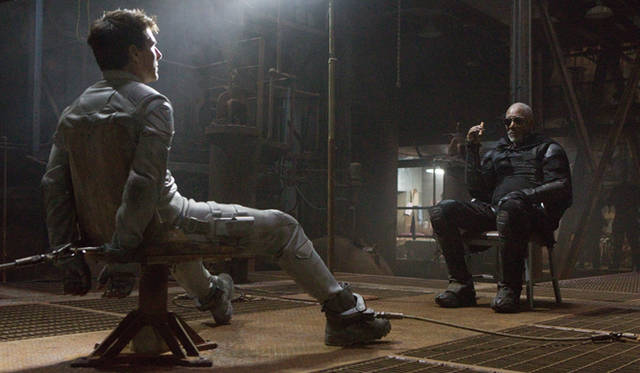 <strong>MOVIE｜『オブリビオン』</strong>　© 2013 Universal Studios. ALL RIGHTS RESERVED.