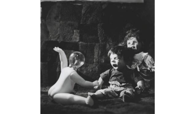 <strong>ART｜いまも軟禁されつづけている劉霞による写真展『沈黙の力』</strong>　© 劉霞