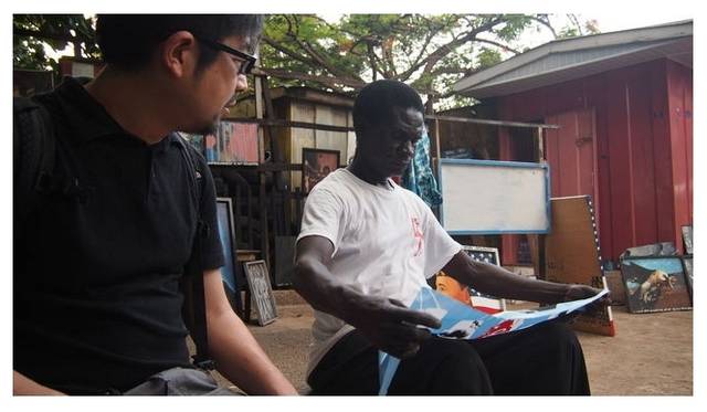 <strong>ART｜ヨコハマ創造都市センターで『小沢剛　高木正勝　アフリカを行く』展</strong>　小沢剛 ガーナ訪問時の様子