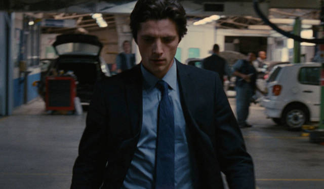 <strong>MOVIE｜「フランス映画祭」</strong> 『黒いスーツを着た男』