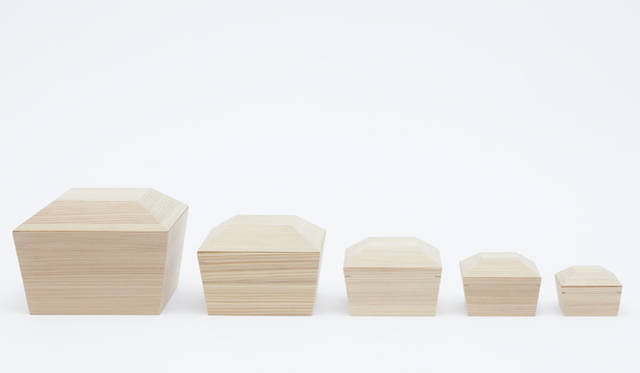 <strong>more trees｜モア・トゥリーズ</strong>　鳥取県・智頭町の森から生まれた「かさね重」