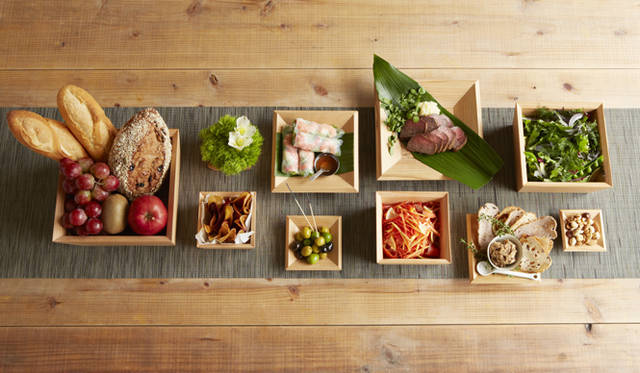 <strong>more trees｜モア・トゥリーズ</strong>　鳥取県・智頭町の森から生まれた「かさね重」