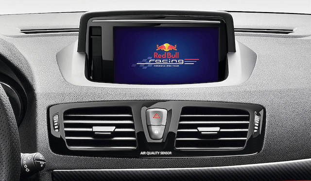 バージョン2.0となった、R-Link