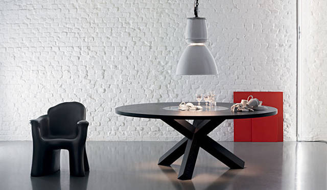 <strong>Cassina ixc.｜カッシーナ・イクスシー</strong>　2013新作コレクション　「PANTHEON（パンテオン テーブル）」　デザイン｜マリオ・ベリーニ