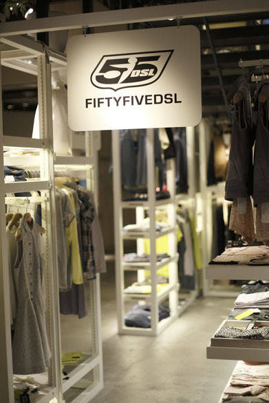 <strong>DIESEL｜ディーゼル</strong>　コンセプトストア「ディーゼル シブヤ」　地下1階の55 DSL