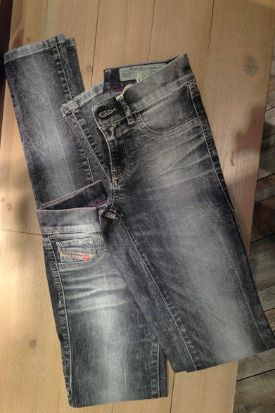 <strong>DIESEL｜ディーゼル</strong>　コンセプトストア「ディーゼル シブヤ」　渋谷店限定モデルのスーパーストレッチデニム。革新的な加工で存在感たっぷり