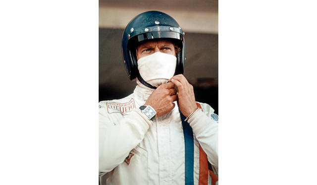 自動車や航空機のダッシュボード用として1950年に製作された「ヘルブ＆オウタヴィア（Hervue and Autavia）」