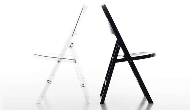 <strong>LIVING MOTIF｜リビング・モティーフ</strong>　折りたたみチェア「TRIC」