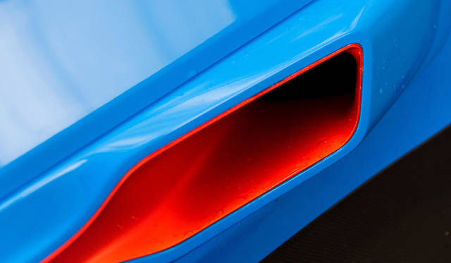 renault_twinrun_concept_13 リヤクォーターにあるスリットは、エンジン冷却用のエアインテーク
