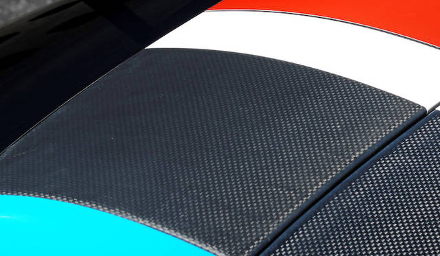 renault_twinrun_concept_18 ルーフにもCFRPがおごられる