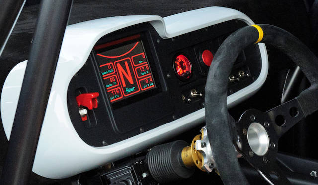 renault_twinrun_concept_22 5.5インチディスプレイが埋め込まれた、メーターパネル