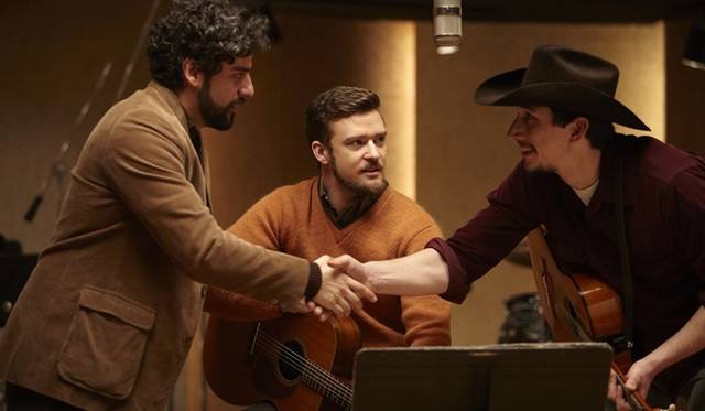 <strong>2013年国際映画祭速報｜第66回カンヌ映画祭</strong>　『INSIDE LLEWYN DAVIS』　主演のオスカー・アイザック（左）とジャスティン・ティンバーレイク（中）、アダム・ドライヴァー　Courtesy of Festival de Cannes　