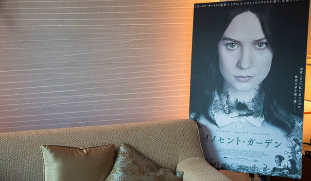 <strong>MOVIE｜『イノセント・ガーデン』</strong>　「映画はいまのところ、映画館で観るメディアでありつづけています。その時間だけは、外に出ず、ほかのこともせずに、とにかく映画だけを鑑賞しつづける。わたしは監督として、観客の方が払うお金や、費やす時間、注視してくれる努力に対して、応える責務があるとおもっています」（パク監督）