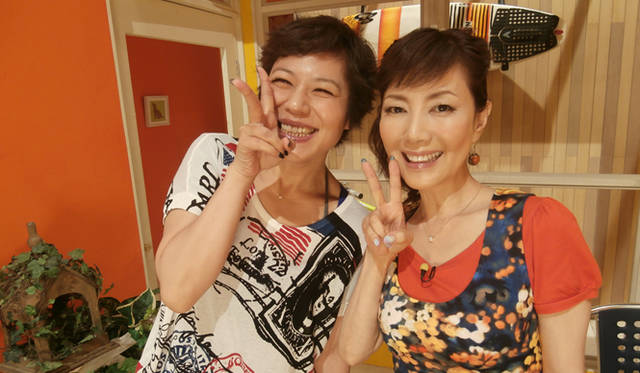 <strong>戸田恵子｜愛知、三重、京都　桜ほころぶ三都を行く</strong>　『幸せの黄色い仔犬』MCの青木さやかちゃんと