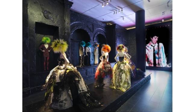 <strong>ART FILE 19｜「Punk: Chaos to Couture」</strong>　Courtesy of The Metropolitan Museum of Art D.I.Y.: Graffiti & Agitprop Image © The Metropolitan of Museum of Art