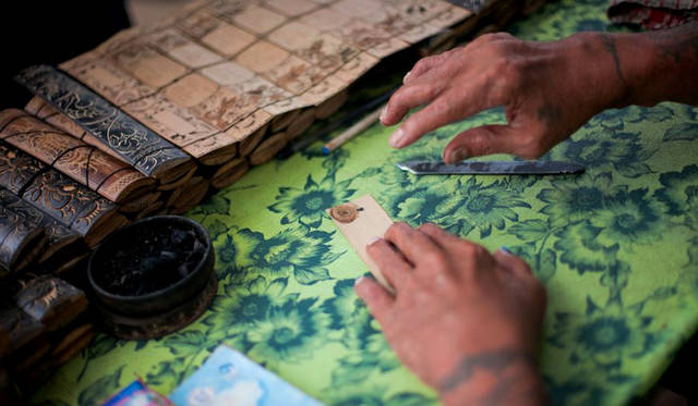 ホテルからは、インドネシア文化に触れるツアーにも参加できる