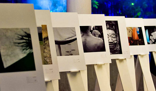 水をテーマに、爽やかな雰囲気でまとめられたゲストルーム