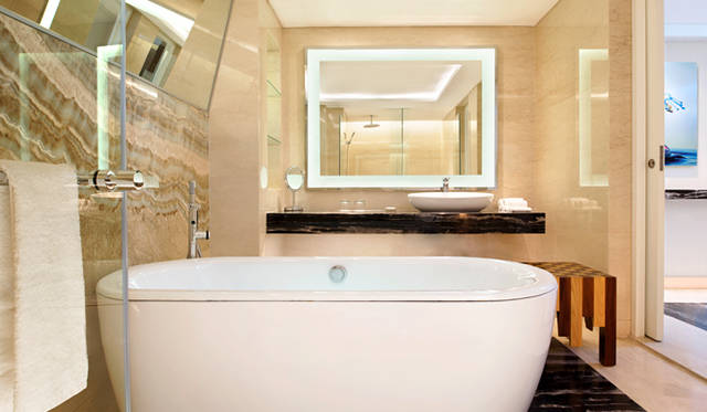 オープンを記念したイベントして行われた写真家ラルフ・ギブソンによるワークショップ