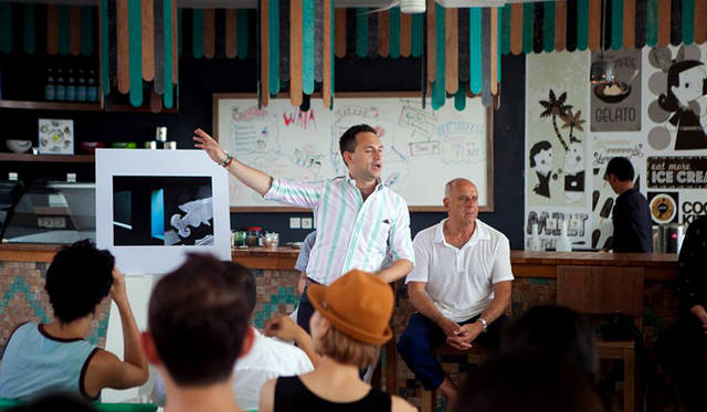 祝いの舞踏とともにゲストたちを楽しませたバリ島伝統の音楽ガムランの奏者たち