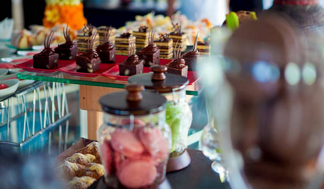 オープニングには、フランスのアーティスト、ヌーヴェル・バーグもかけつけた