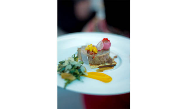 プールではシンクロナイズド・スイミングのショーも