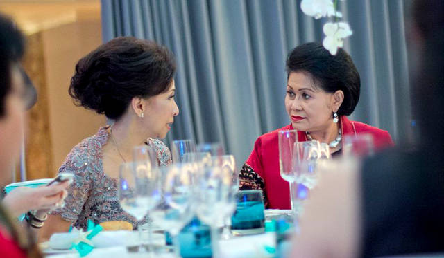 オープニングイベントの一環として行われた地元デザイナーによるスイムウエアのファッションショー。Nico Genze of Niconico Mareによるもの