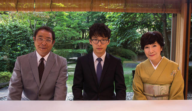 <strong>MOVIE｜『箱入り息子の恋』</strong>　星野源の両親には、平泉成（左）と森山良子（右）　©2013「箱入り息子の恋」製作委員会