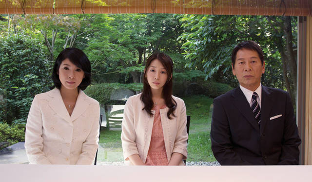 <strong>MOVIE｜『箱入り息子の恋』</strong>　そして夏帆の両親には、大杉漣（右）と黒木瞳（左）　©2013「箱入り息子の恋」製作委員会