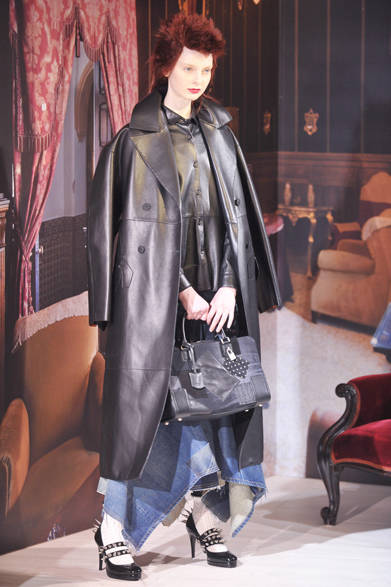 <strong>ロエベ×ジュンヤ ワタナベ　コラボレーションコレクション</strong>