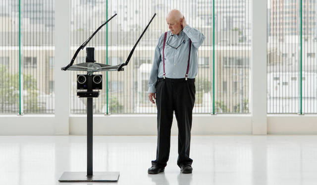 ©Louis Vuitton / Jérémie Souteyrat<br />Courtesy of Espace Louis Vuitton Tokyo<br /><br />Conducteurとトーマス・バイルレ