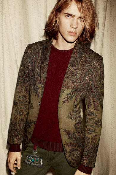 <strong>ETRO｜エトロ</strong>　2013年秋冬プレコレクション　ジャケット19万9500円、ニット7万9800円、パンツ5万8800円