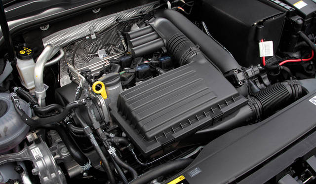 TSIハイラインに搭載される、1.4リッターターボエンジンは、最高出力140ps/4,500-6,000rpm、最大トルク250 Nm/1,500-3,500rpmというスペック。さらに気筒休止システム「アクティブシリンダーマネージメント」も装着される