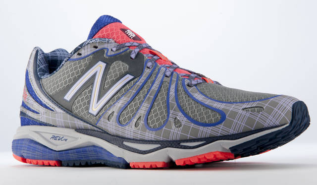 ロンドンからインスピレーションを得た「M/W890 LONDON」。オーダーメイドの紳士服店が集中するサヴィルロウをテーマにデザインされている。1万500円（ニューバランス）