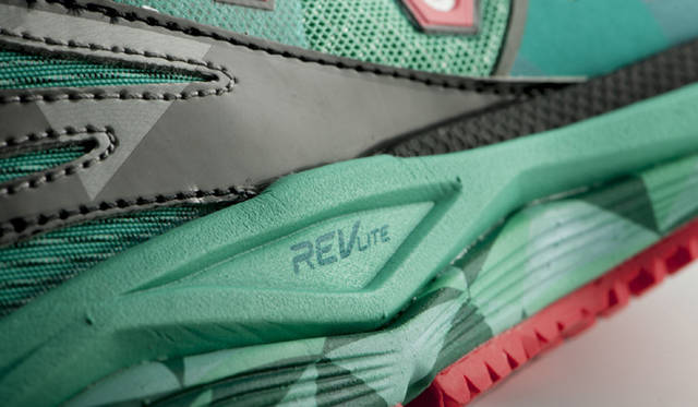 「M/W890 TOKYO」1万500円（ニューバランス）