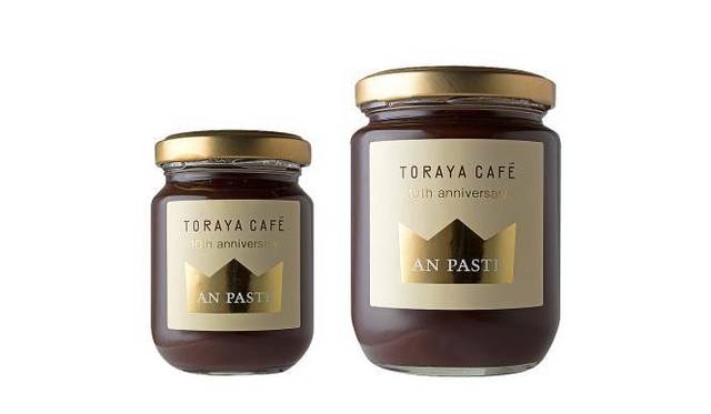 <strong>EAT｜10周年を迎えたTORAYA CAFÉ</strong>　10周年限定ラベルあんペースト