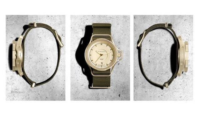 <strong>GIVENCHY BY RICCARDO TISCI｜リカルド・ティッシが手がけた初のウォッチが誕生</strong>　ゴールド　